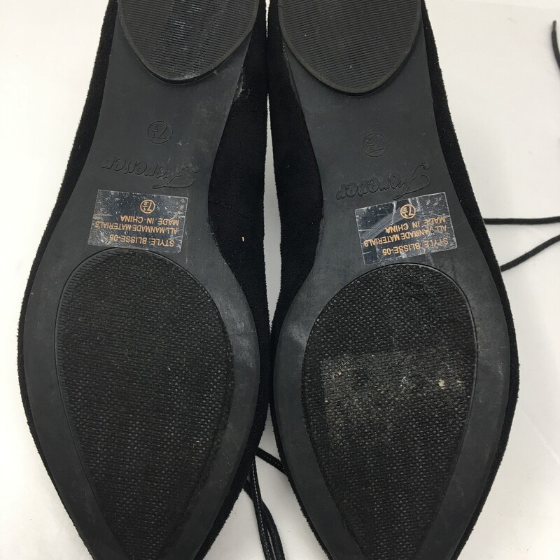 120-140 Forever, Black, Size: 7.5<br />
Black flats w/lace up laces