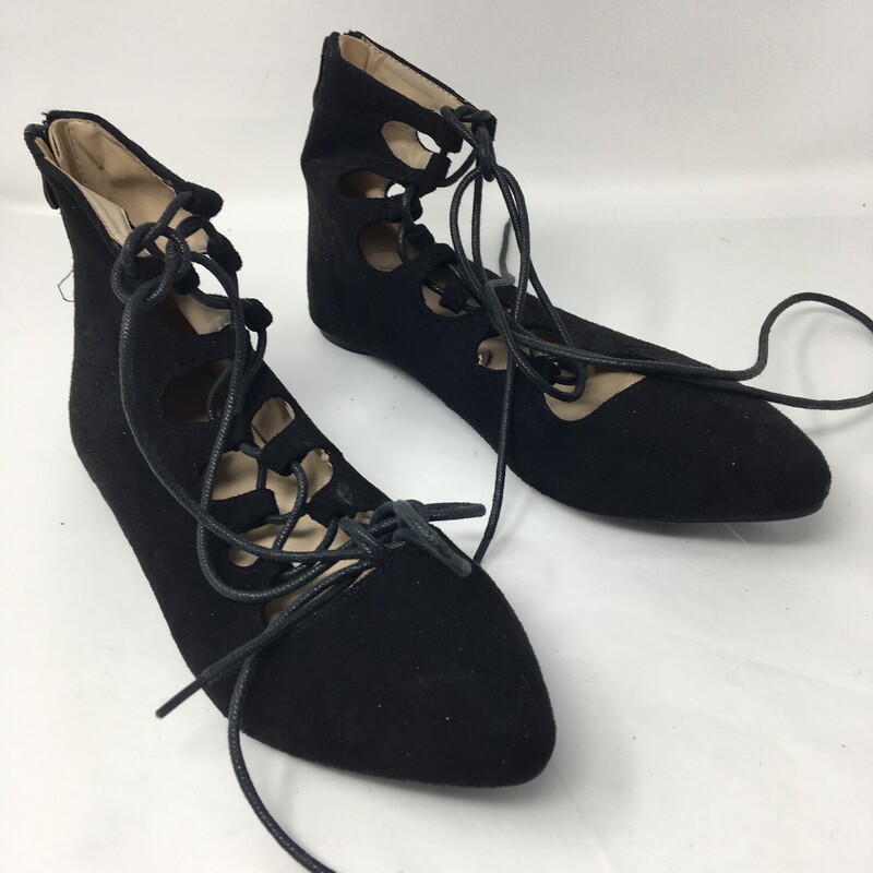 120-140 Forever, Black, Size: 7.5<br />
Black flats w/lace up laces