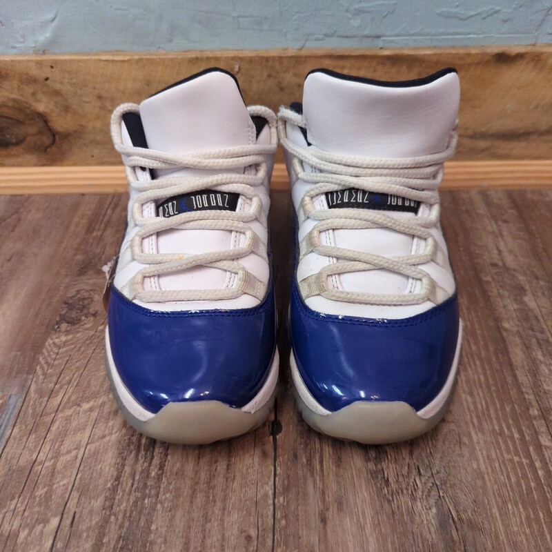 Nike Jordans 11 Retro, Blue, Size: Shoes 6