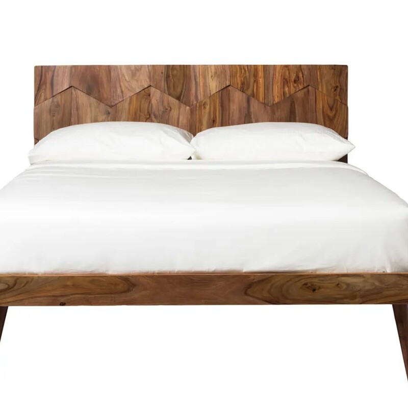 Moes Q2 King Bed