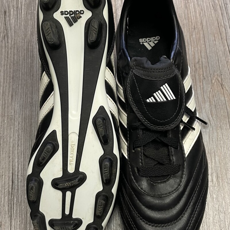 Nike Soccer Cleats, Black, Size: 8.5Y