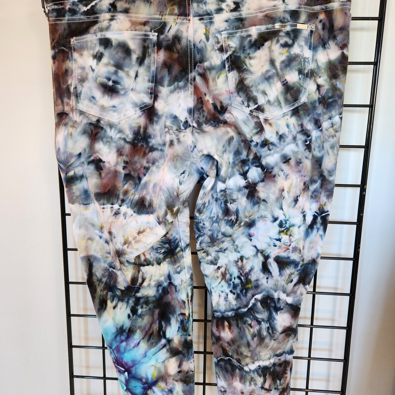 R Jeans Tie Dye, Tie Dye, Size: 36
Hand Dyed in Nanaimo B.C