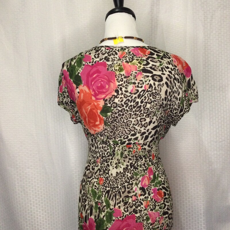 NWT Dressbarn Top, Browns, Size: S<br />
Available in store or online. Pick Up at Store or  Have Shipped<br />
All Sales Are Final > No Returns