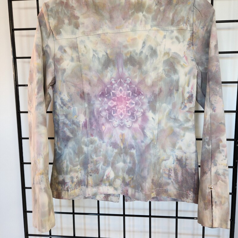 Tie Dye Soft Works, Tie Dye, Size: 4<br />
Hand dyed in Nanaimo B.C. by Dragonfire Studio