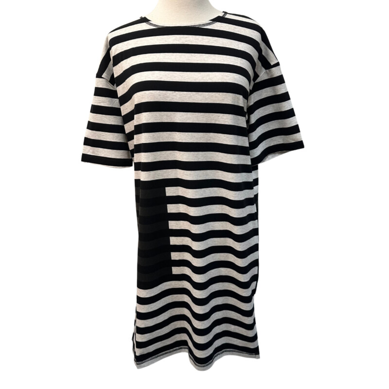 New Foil Striped Dress
Short Sleeve
Black and Sand
Size: Small