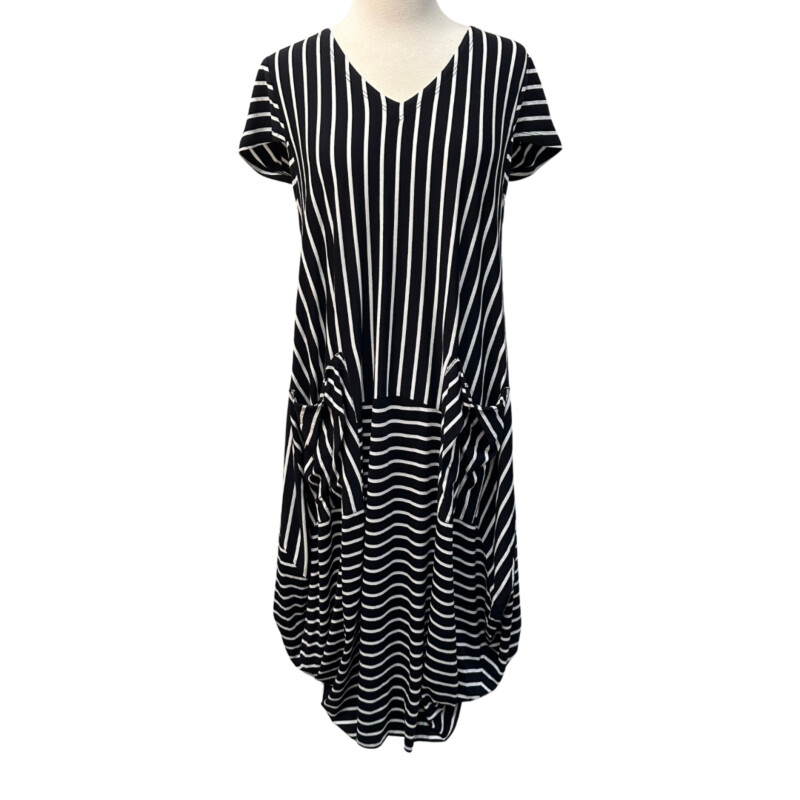 New Foil Striped Dress
With Pockets!
Black and White
Size: Small