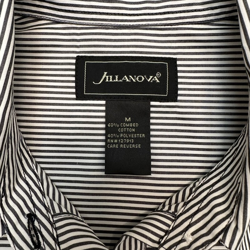 Jillanova Striped Lace Top<br />
Absolutely Adorable!<br />
Black and White<br />
Size: Medium