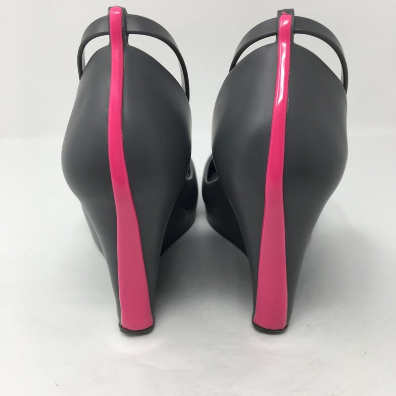 119-042 Melissa, Grey, Size: 6
plastic wedges with pink stripe  good condition