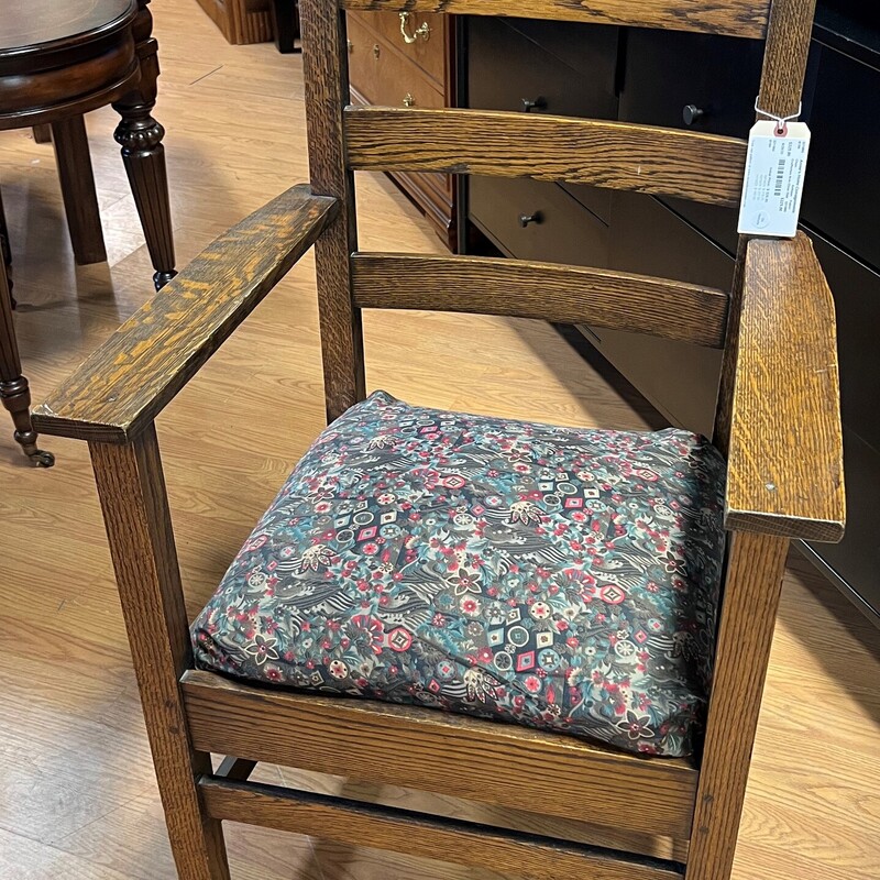 Craftsmen Arm Chair Oak, Antique, Fabric
26in x 24in 39in