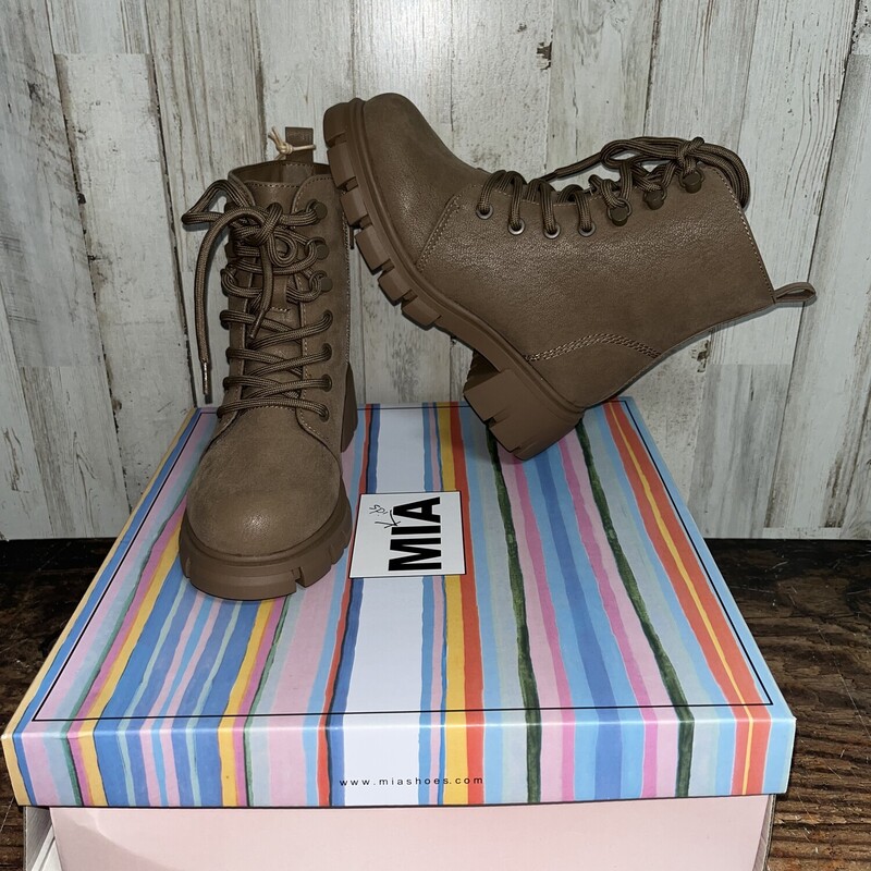 NEW Sz Y1 Taupe Lace Boot