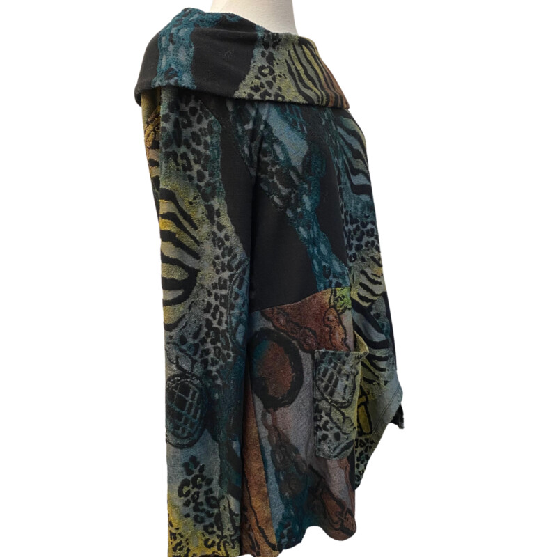 Cativa Textured Tunic Top<br />
Abstract Animal Print<br />
With One Pocket<br />
Color: Teal, Black, Green, Gold, Gray<br />
Size: Large