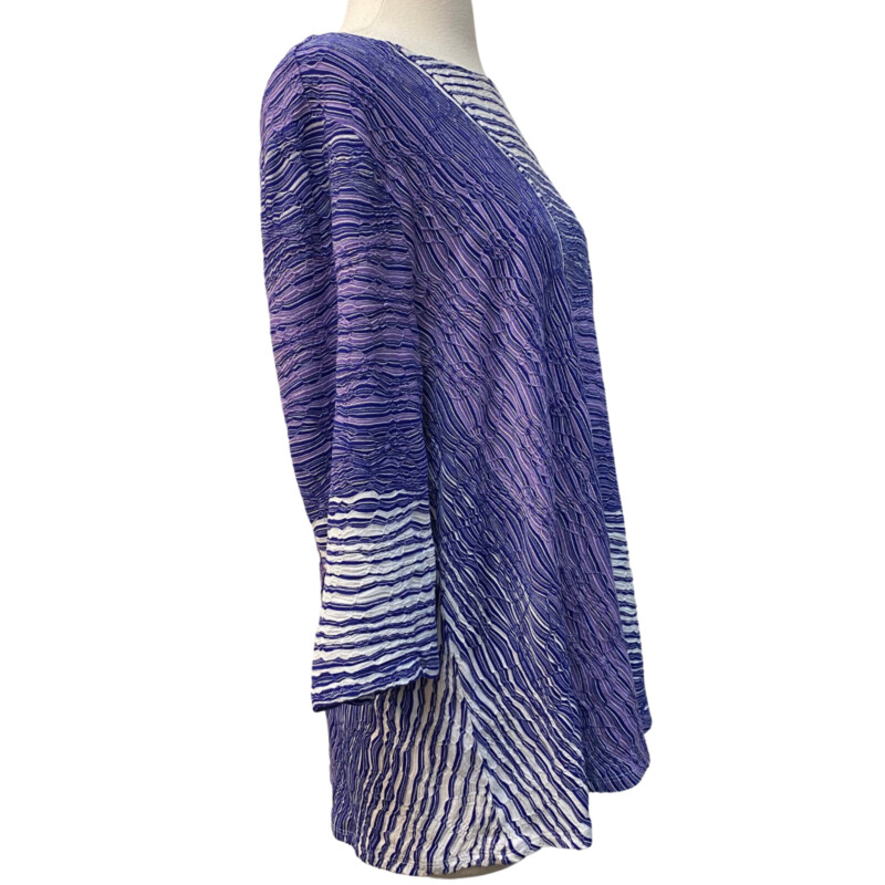 Habitat Textured Top<br />
3/4 Sleeves<br />
Wavy Stripes<br />
Color: Lilac, Navy, and White<br />
Size: Large