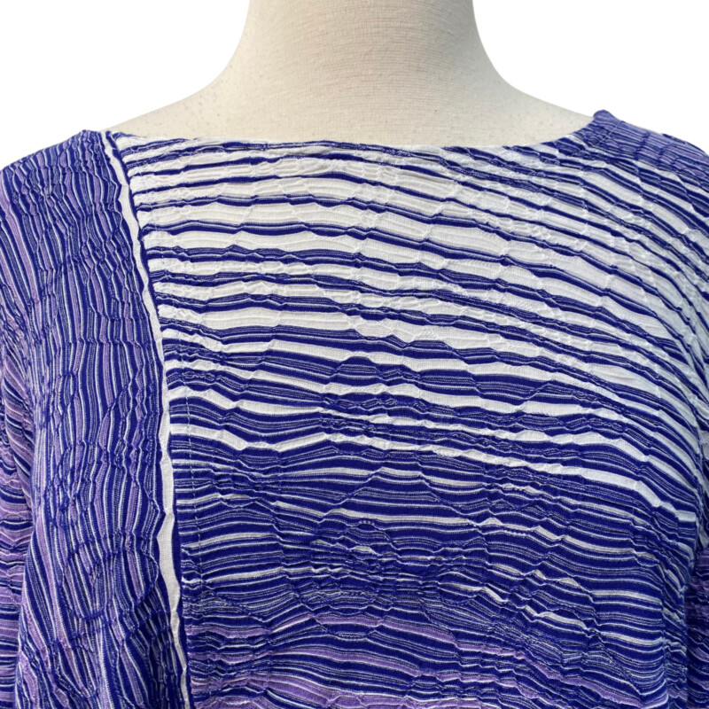 Habitat Textured Top<br />
3/4 Sleeves<br />
Wavy Stripes<br />
Color: Lilac, Navy, and White<br />
Size: Large