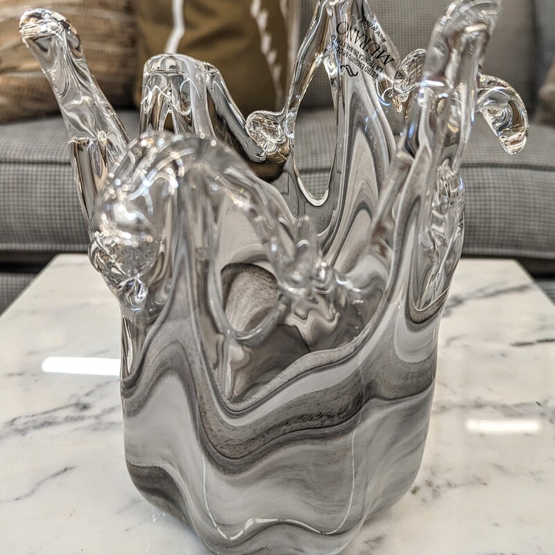 Murano Tulip Drape Swirl Glass Vase
Clear White Grey
Size: 5x7.5H