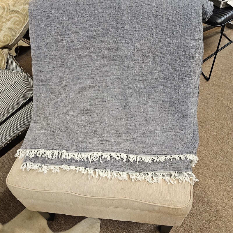 Pottery Barn Throw
Blue Grey
Size: Lsrge