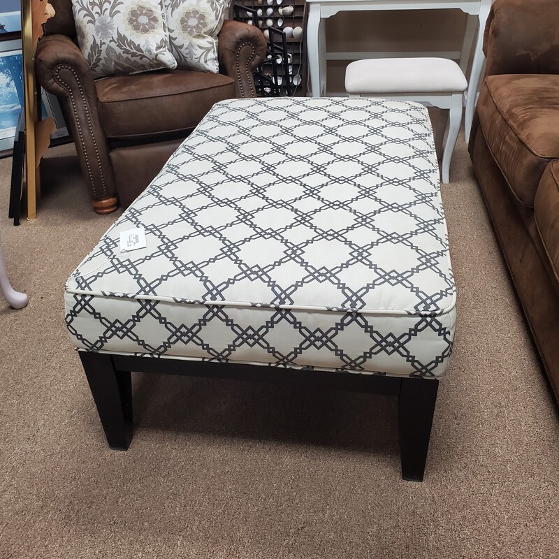 Upholstered Bench, Size: 28x47