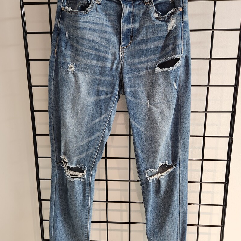 Garage Jeans, Size: 7
Distressted, Stretchy Material