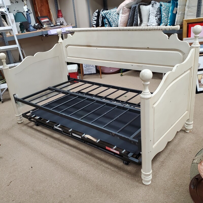 Daybed W Trundle