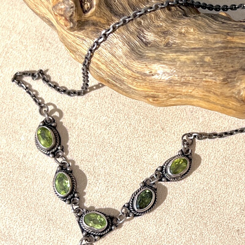 7-green stone necklace