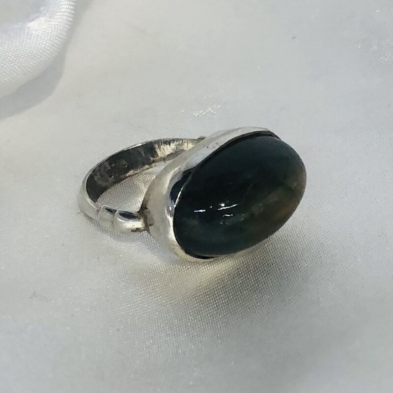 925 Labradorite Ring
Brown Stone in Silver
Size: 8.5