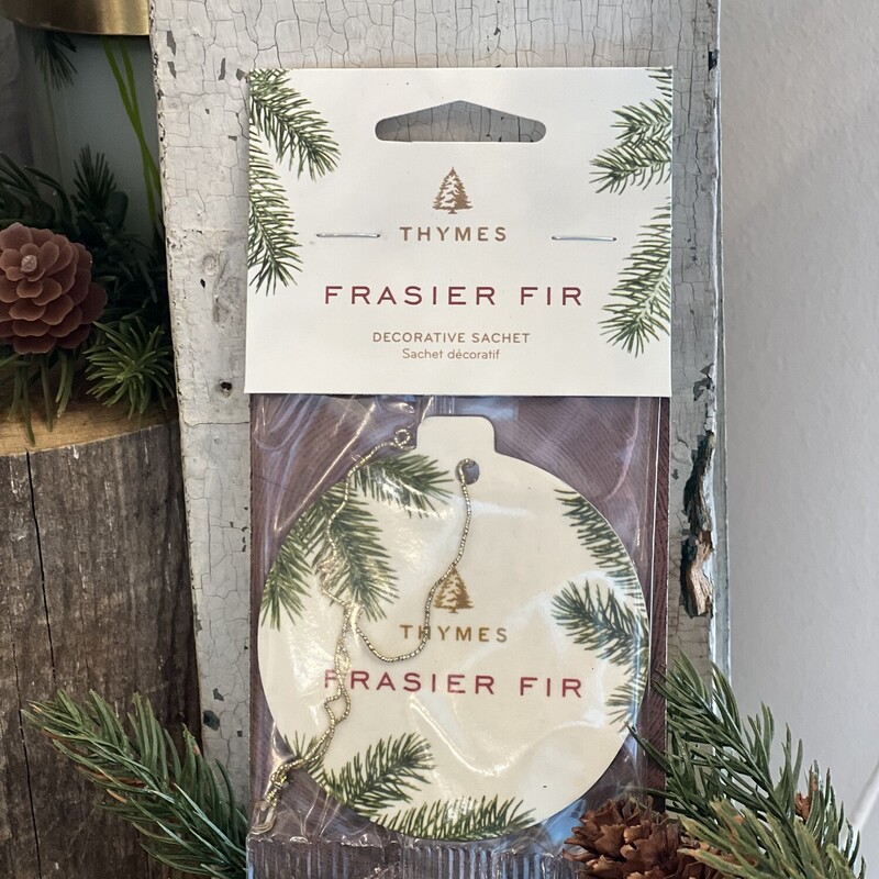 Moutain fresh and glowing with a snap of crisp siberian fir needles, cedarwood and relaxing sandlewood. This highly aromatic sachet has such a beautiful scent that smells like a fresh cut Christmas tree but is great to use year round.