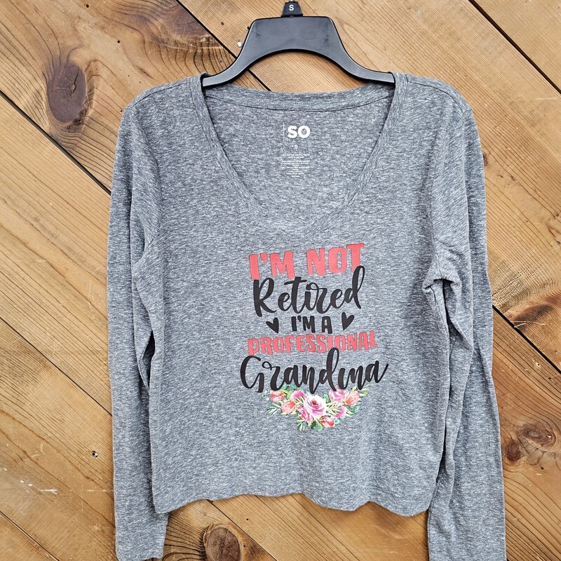 IM NOT RETIRED IM A PROFE, GREY, Size: SMALL