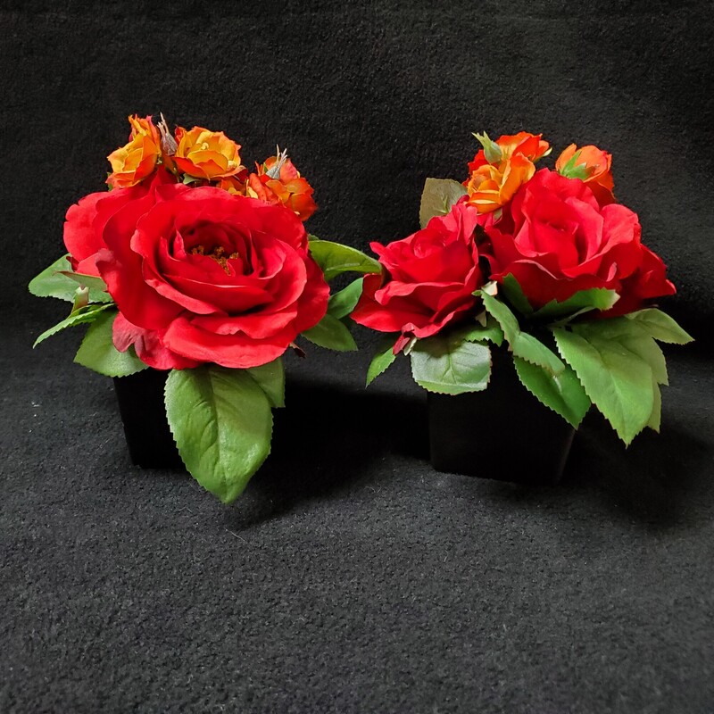 Pair Red Floral In Vase, Size: 7