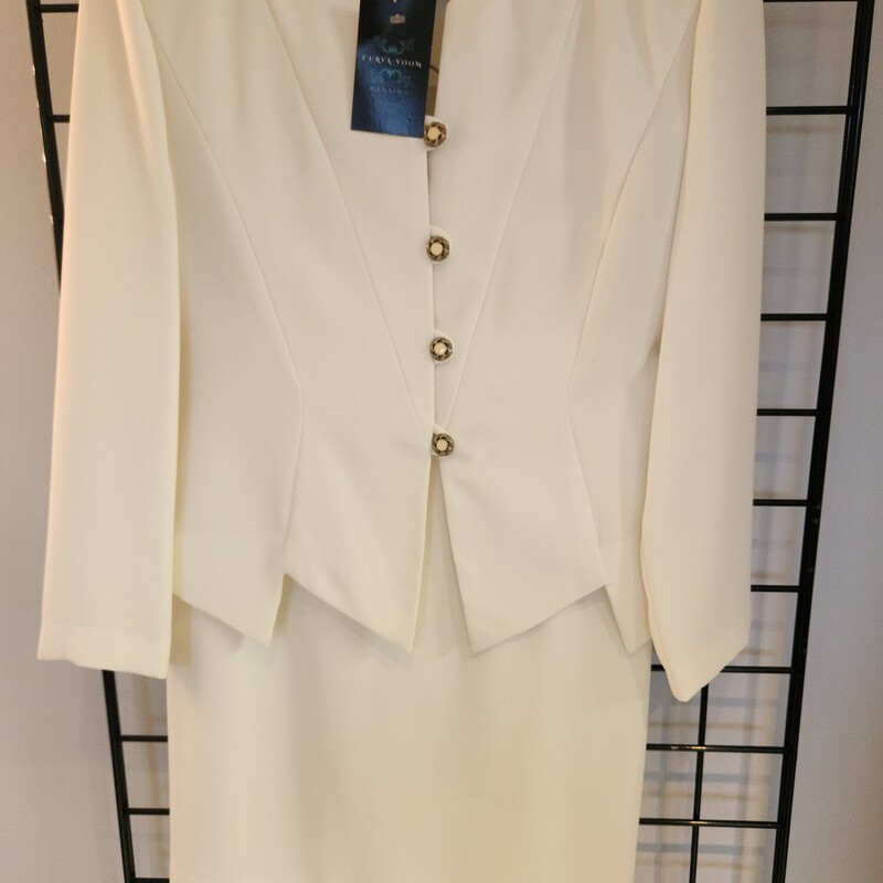 Joseph Ribkoff Set, Cream, Size: 10
Blazer and a short skirt