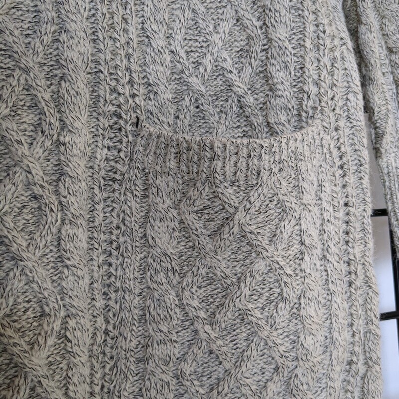 Papillon Sweater, Beige, Size: S<br />
New with tags