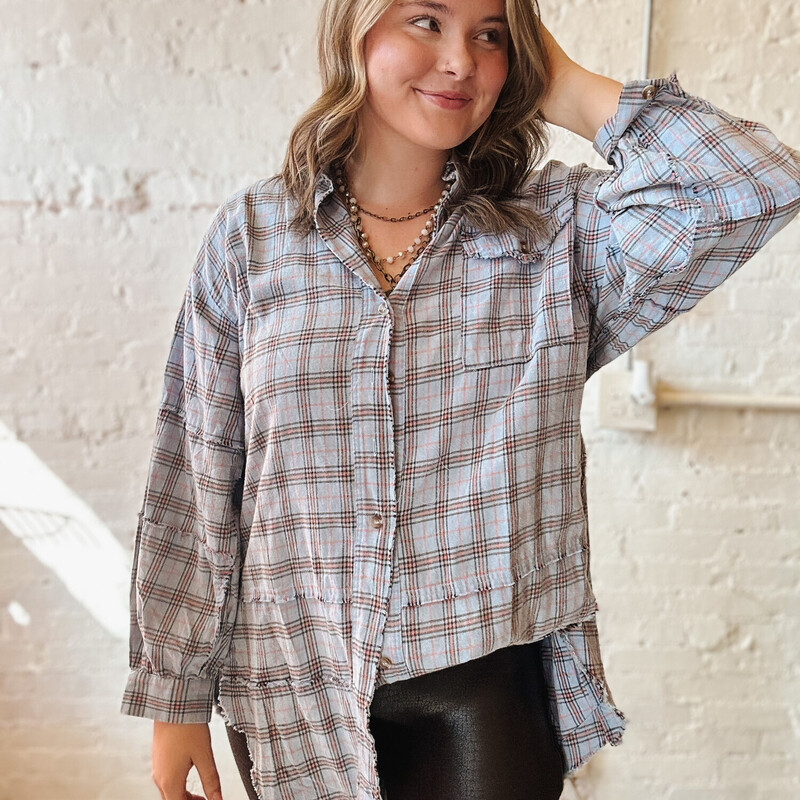 These oversized flannels are perfect for this upcoming fall season! Pair them with leggings and a hat to dress them down, or pair them with jeans or over a dress for a more elegant look!
Available in sizes Small, Medium, and Large.
Available in colors Peri Blue and Coral.