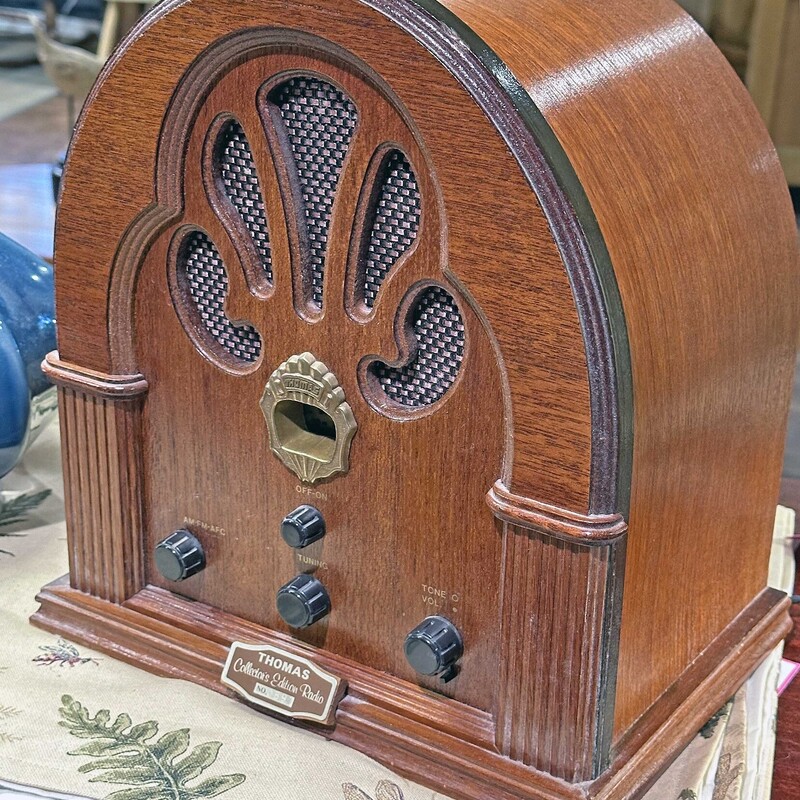 Thomas Collector's Ediiton Radio