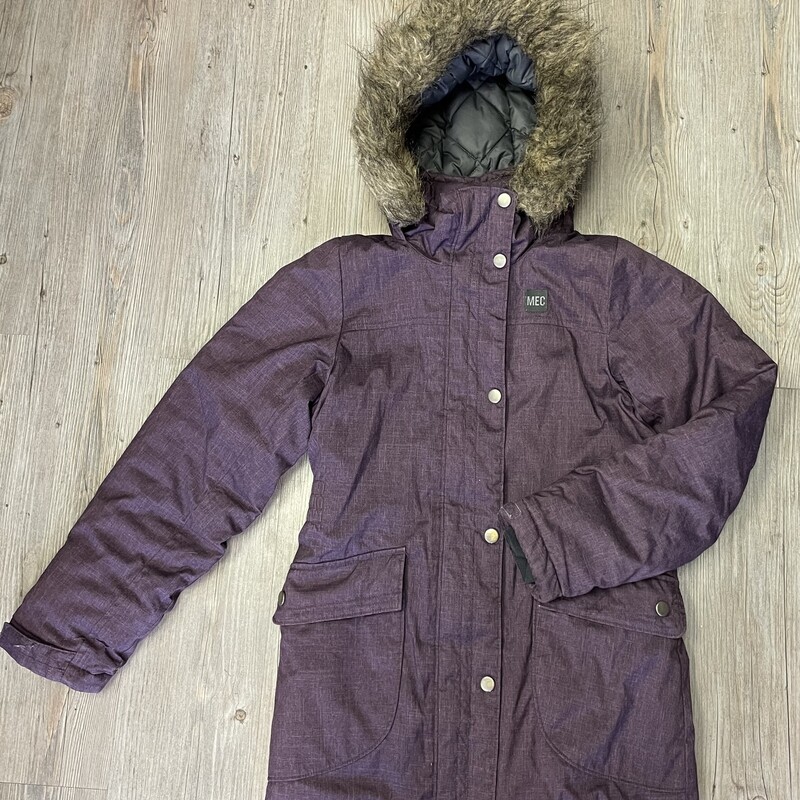 MEC Children's Parka Colour: Purple
Size: 10Y
Removeable Faux Fur Lined Hood
Great Condition - Accept - 3 -Small Cuts on right cuff