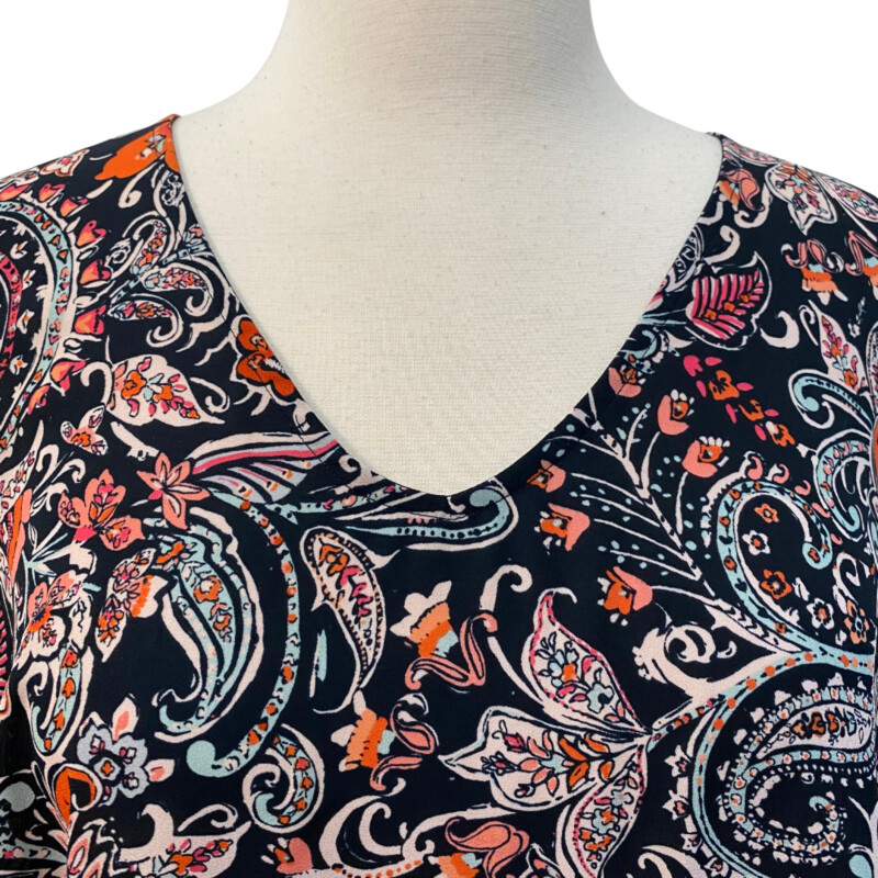 J Jill Floral and Scroll Blouse<br />
Bell Sleeves<br />
Colors:  Navy and Coral<br />
Size: XL