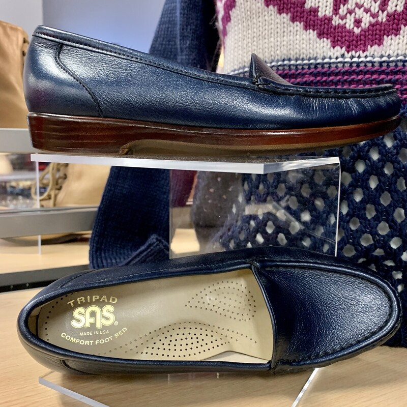 SAS Loafers,
Colour: Navy Blue,
Size: 6.5,