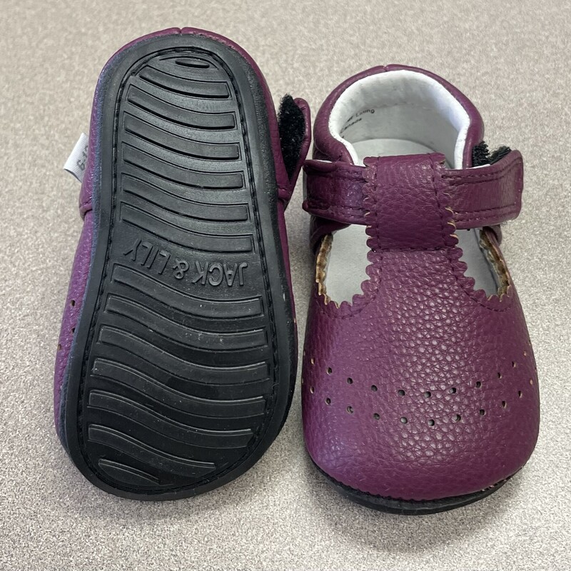 My Mocs - Leather T Strap, Purple, Size: 6-12M<br />
#5416<br />
These purple T Strap mocs are great for any occasion!<br />
Hand crafted from genuine and vegan leather<br />
Equipped with our signature super-flex sole<br />
Industry-defining 3mm ankle and sole cushioning<br />
Hook and loop closures for a secure and custom fit<br />
Perfect for indoor or outdoor use