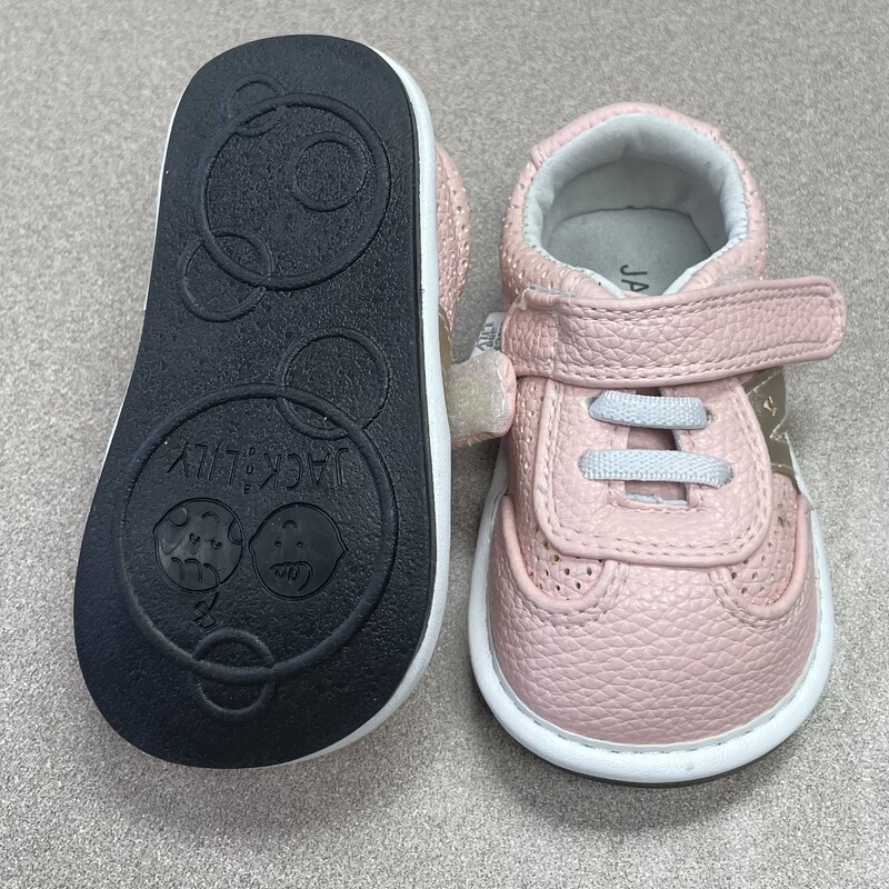 My Shoes - Converse Inspired, Pink, Size: 12-18M<br />
These fun converse inspired shoes are great for any occasion!<br />
Hand crafted from genuine and vegan leather<br />
Hook and loop closures for a secure and custom fit<br />
Perfect for indoor or outdoor use