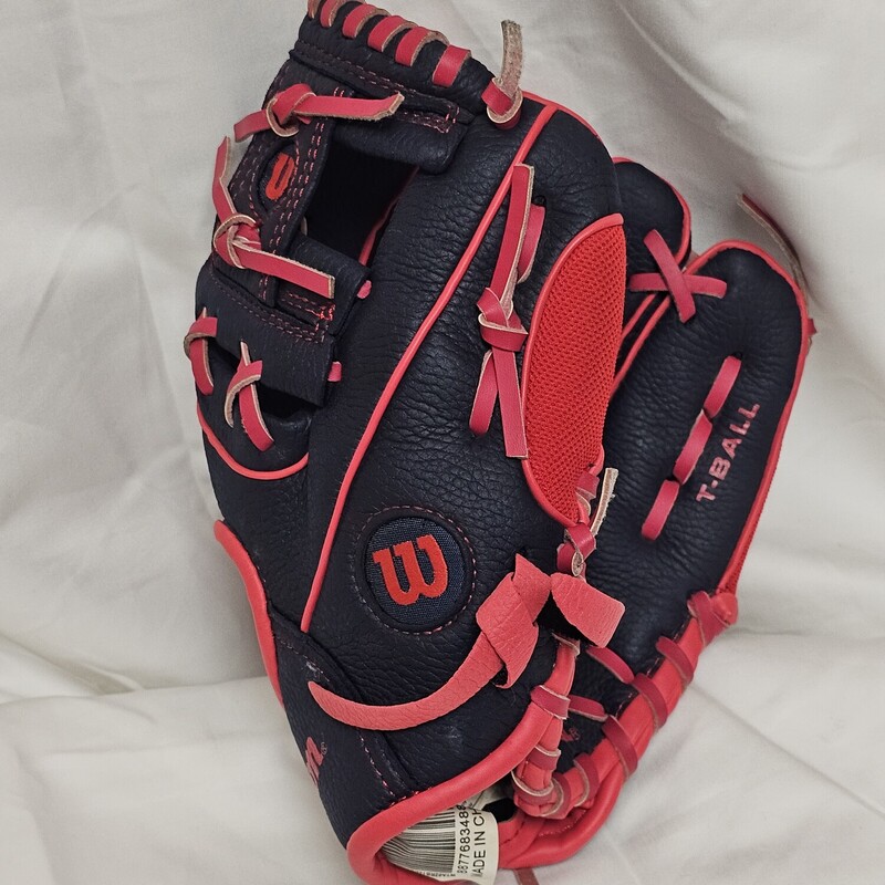 Wilson A200 Boston Red Sox T-Ball glove, Right Hand Throw, Size: 10