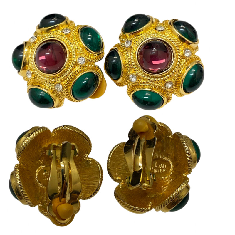 Collectible Joan Rivers Brooch and Earring Set<br />
Gold Tone with Jewel Colored Gems<br />
Clip On Earrings