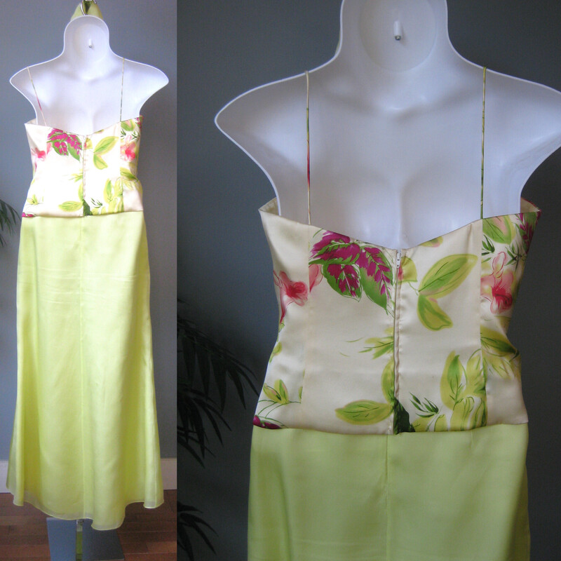 Flores & Flores Cocktail, Yellow, Size: 14

Two piece gown by Flores and Flores.
Lustrous 100% silk in a cool lemon yellow color.

Sizing : the outfit is marked size 16 but DO NOT go by that, please use the measurements below and lmk if you have any questions before you purchase.

the two pieces are:
1.A floral charmeuse top with spaghetti straps, lined and with boning for support, and a zipper in the back.
flat measurements:
armpit to armpit: 19
length of bodice not including straps: 15 in the front and 10.25 in the back
2. a long plain skirt of solid yellow silk with an acetate underskirt.  More satin than charmeuse and with a bit of body
Flat measurements:
waist: 16.75
hip: 21.75
length: 43

CONDITION:  two tiny issues:
Excellent!  I found a tiny bit of dirt near the hem on the back of the skirt.  I didn't try anything to get it off.  Please see the photos provided.

Thanks for looking!
#3682

This outfit comes with a long not silk oblong scarf in yellow.  It matches the yellow silk PRETTY well but not perfectly, I don't think this item is original to the gown but keeping the three pieces together for you