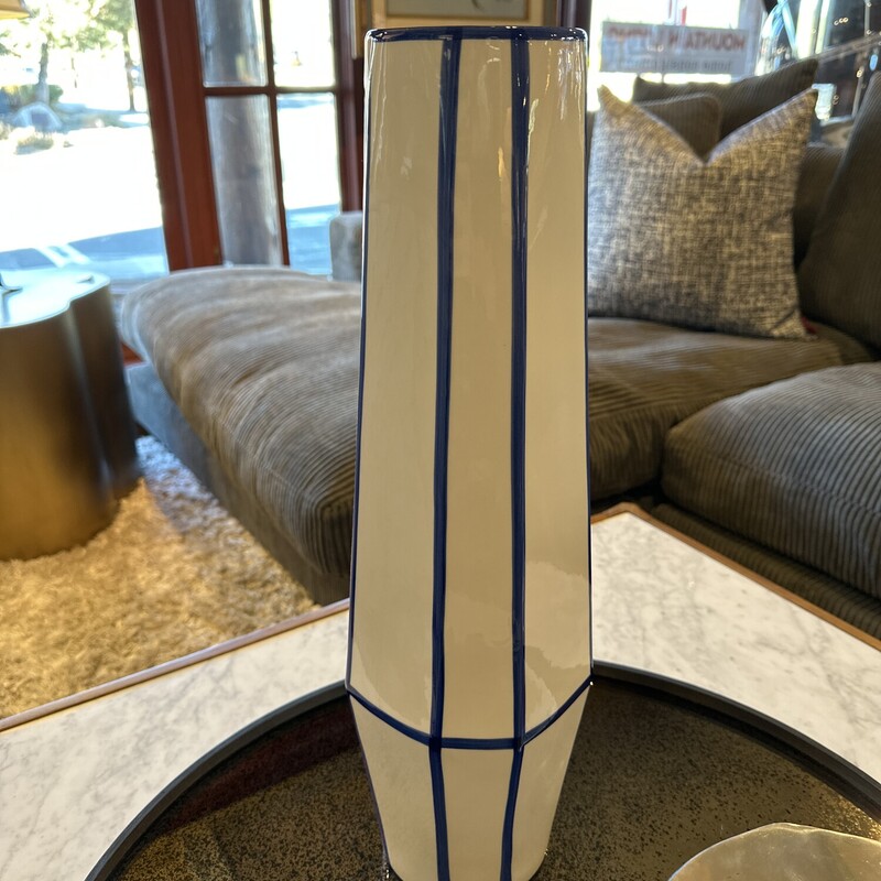 Blue Striped Vase

Size: 21Tx5W