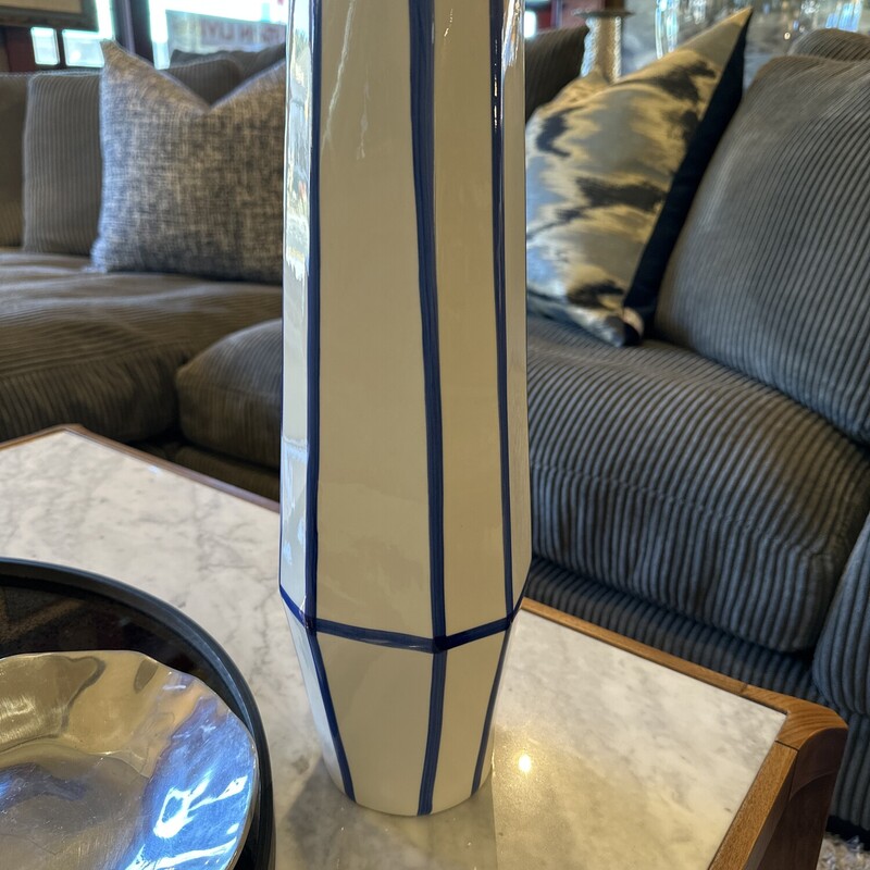Blue Striped Vase

Size: 17Tx5W