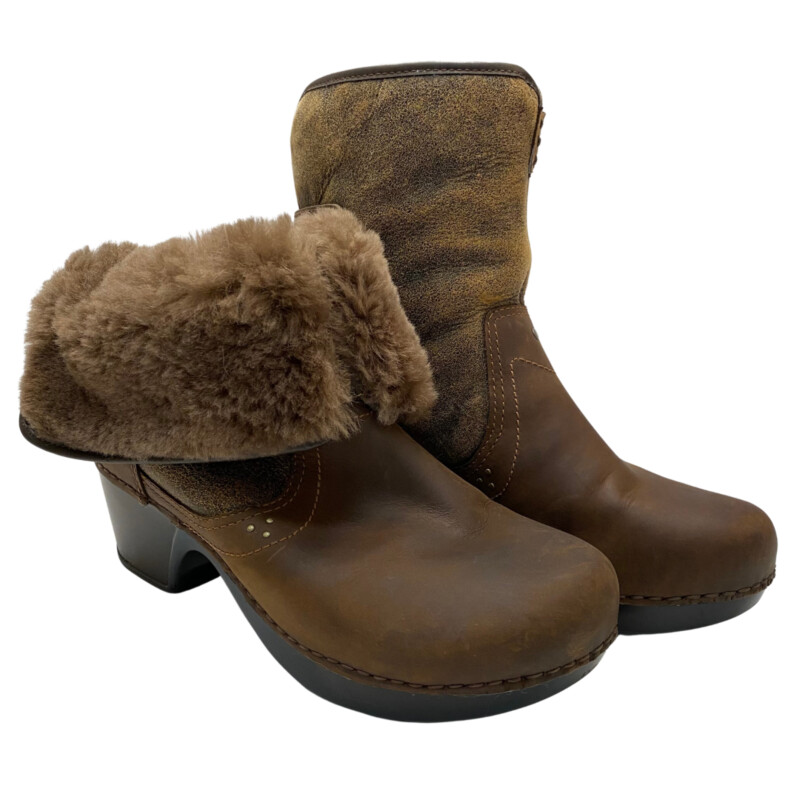 Dansko Stormy Boots<br />
Leather with Real Fur Lining<br />
FoldOver Option<br />
Color: Coffee<br />
Size: 10