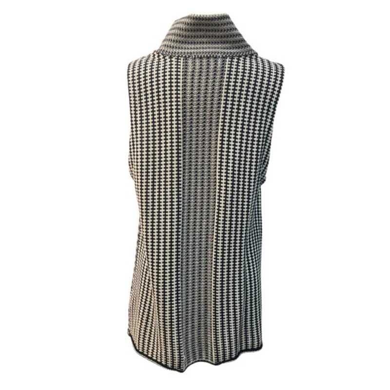 Habitat Button Vest<br />
Great Textured Diamond Pattern<br />
100% Cotton<br />
Colors: White and Black<br />
Size: M/L