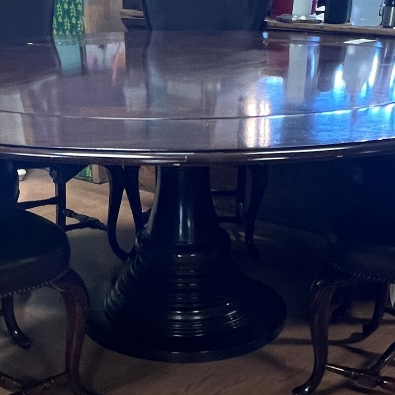 Round Dining Table, Mahogany, 4 Leaves
79in diameter, 59in diameter w/o leaves, 30in tall