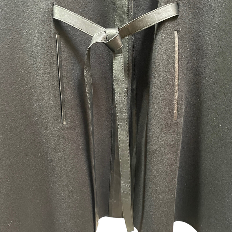 Loro Piana Salzburg Cape<br />
Color:  Black    Size: OS<br />
100% Cashmere, Made in Italy<br />
Current online price $5,750.00
