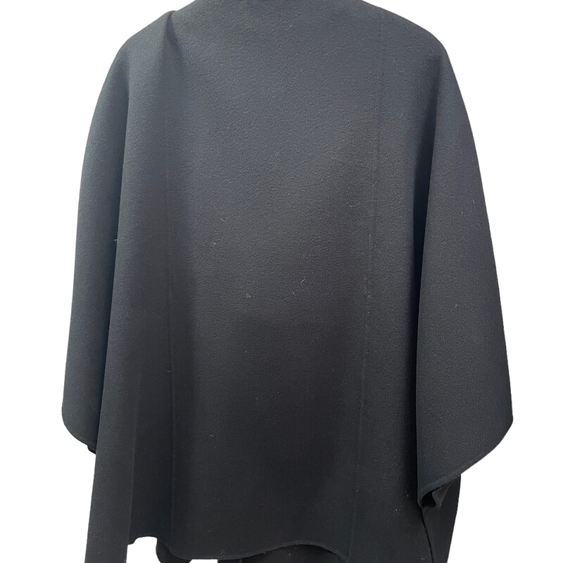 Loro Piana Salzburg Cape<br />
Color:  Black    Size: OS<br />
100% Cashmere, Made in Italy<br />
Current online price $5,750.00