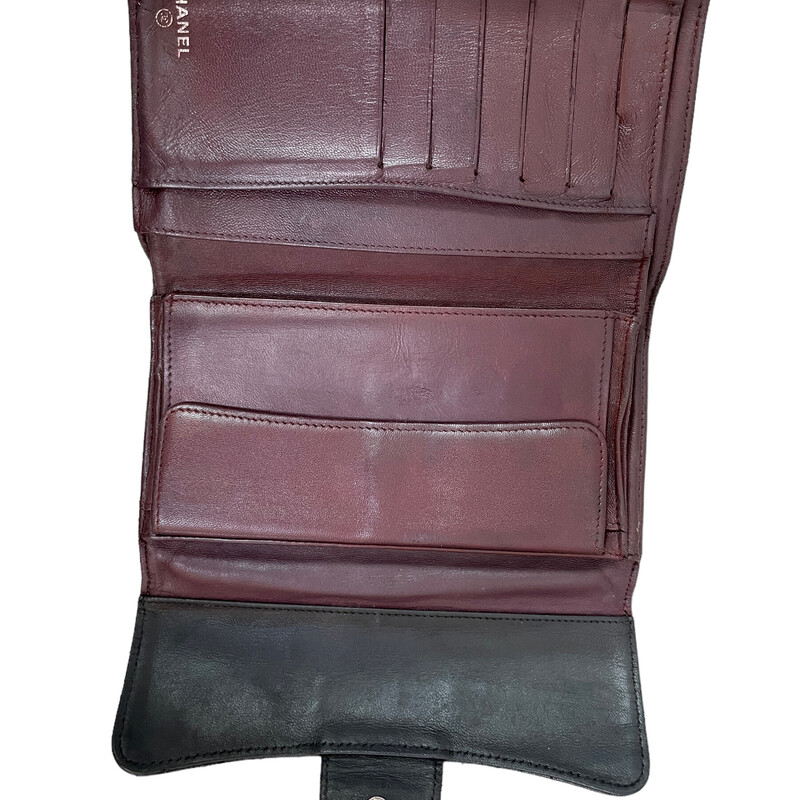 Chanel Vintage CC Flap, Black, Size: OS

condition: VERY GOOD. light wear throughout

7 x 4 x 1inches