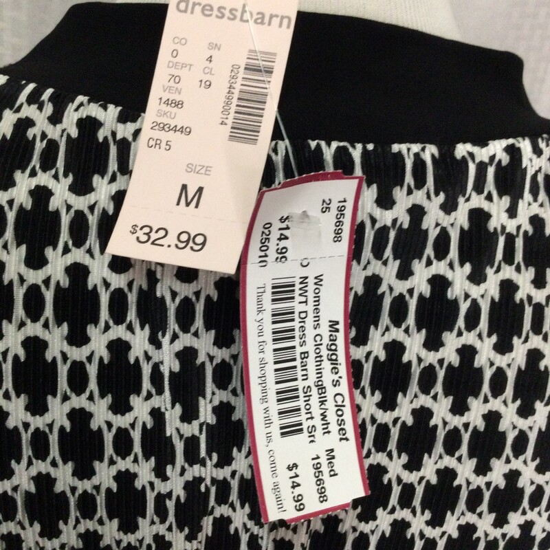 NWT Dress Barn Short Dres, Blk/wht, Size: Med<br />
All sales final<br />
Shipping starts at $7.99 Free Pick up in store within 7 Days of purchase