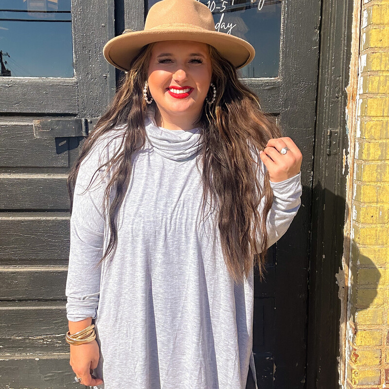 The cutest top for fall! Dress it up or down, but stay comfy!<br />
Sizes 1X, 2X, 3X!<br />
Madison is wearing a 1X!