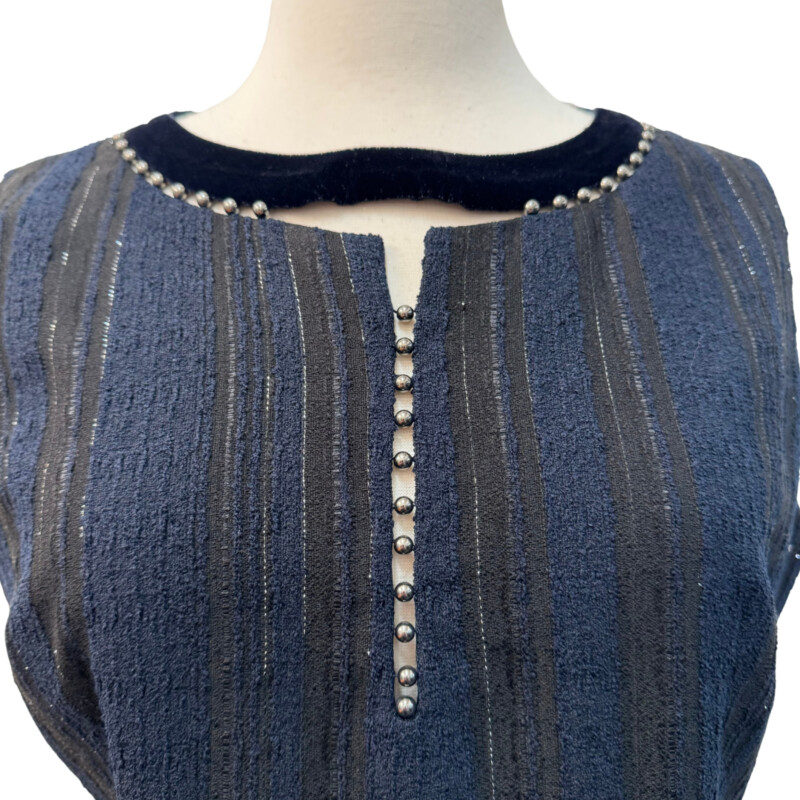 NEW T Tahari Cambria Dress<br />
Silver Metallic Thread Detailed Sparkles<br />
Velvet Trim Colar<br />
Beading Accents<br />
Color: Navy, Black<br />
Size: 8